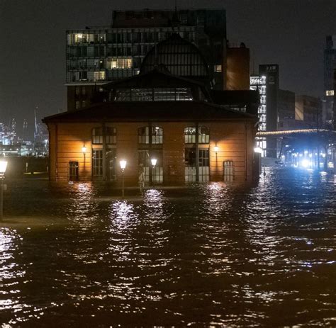 Warnung Vor Schwerer Sturmflut In Hamburg Und An K Ste Welt