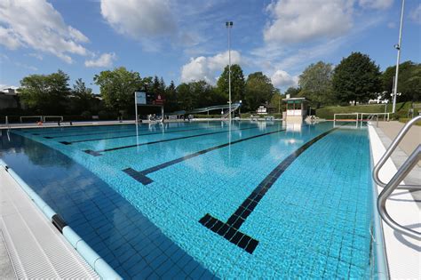 Maybe you would like to learn more about one of these? "Schwimmen im Desinfektionsmittel": Iserlohner Freibäder ...