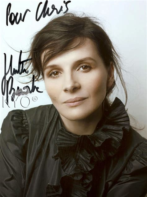 Chris Autographs Juliette Binoche