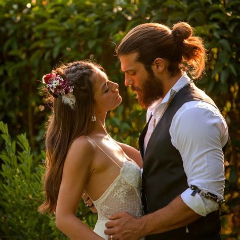 Sanem Aydin Demet Özdemir And Can Divit Can Yaman En Erkenci Kuş Episodio 50 Turkish