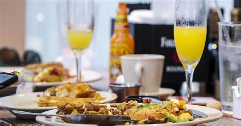 The distance is the same either way if you're flying a straight line (or driving the same roads back and forth). 6 must-try brunch restaurants in Fort Myers, Cape Coral ...