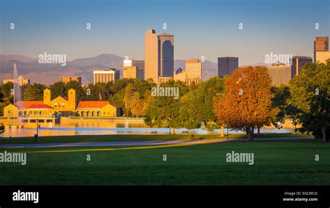 Denver Es La Ciudad Más Grande Y Capital Del Estado De Colorado Se Ve