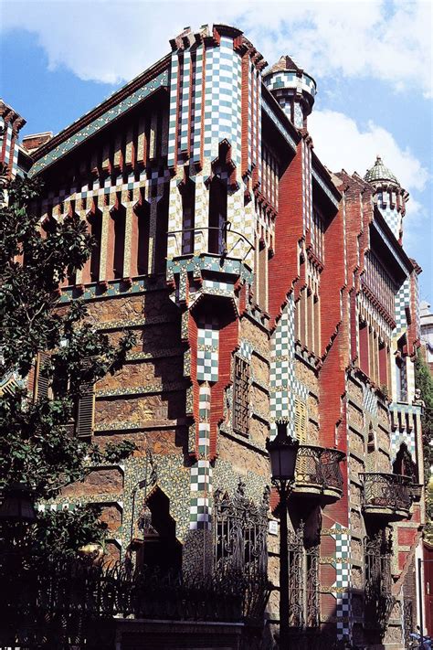 Antoni Gaudí Architecture In Barcelona Town And Country
