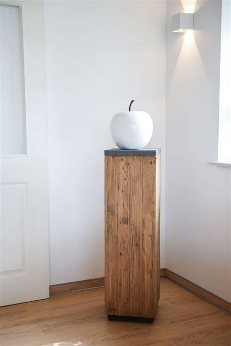 Es stehen 376067 deko wohnzimmer auf etsy zum verkauf, und sie kosten im. Podest Säule Dekosäule Recycling Holz, Antik Braun ...