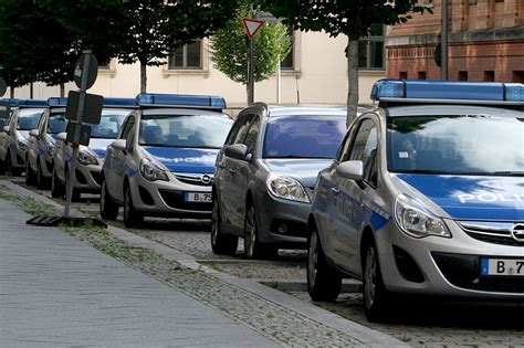 Die förderung umfasste auch einen zuschuss zu den. Berlin: Senatsverwaltung für Inneres und Sport verbietet ...