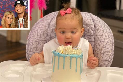 Kane Browns Daughter Kingsley Rose Celebrates Her First Birthday With