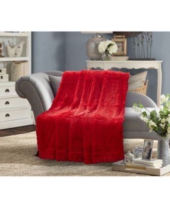 The most comfortable throw blanket is also used to drape a couch or bed to add elegance, warmth, and style. Faux Fur Medium Pile Throw Blanket - Burgundy | Mattress ...