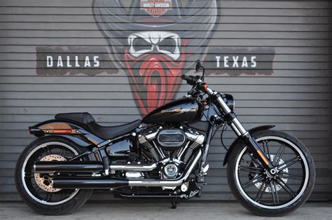 There are custom details from fender to fender. 2020 Harley-Davidson® FXBRS - Softail® Breakout® 114 ...