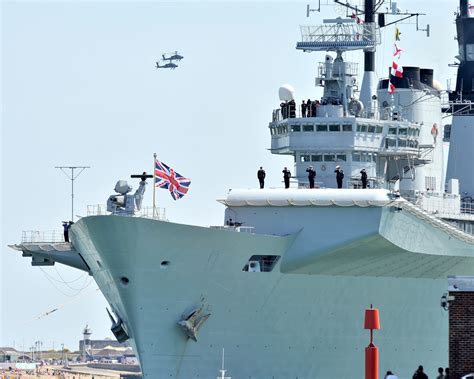 Hms Illustrious Returns To Portsmouth For Final Time Royal Navy