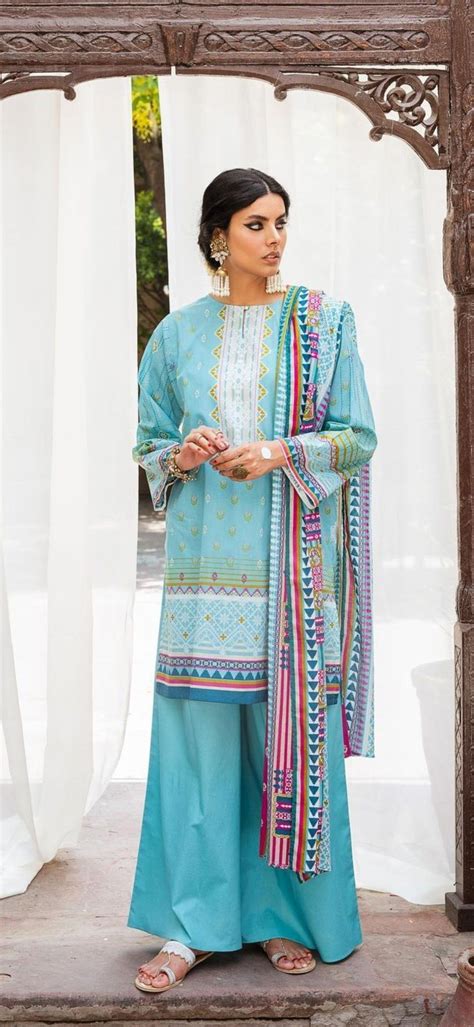 Stylish Suit Stylish Dresses Casual Dresses Pakistani Fashion Kurti