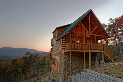 Our pigeon forge and gatlinburg cabins are conveniently located near the best attractions, like dollywood and ripley's aquarium, shopping. A View To Remember - 204 Cabin in SEVIERVILLE w/ 2 BR ...