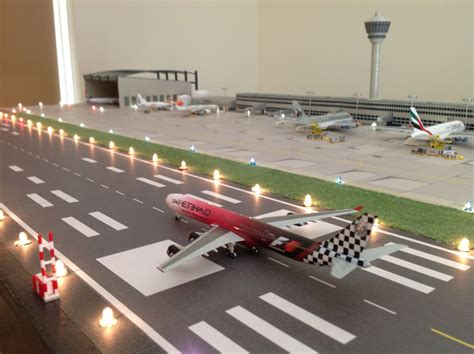 Discoverykids circuito carreras youtube from i.ytimg.com. Herpa 1:500 Airport Diarama | Diorama kids, Doll house for ...