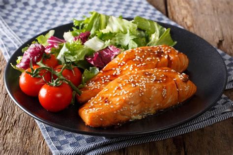 Saumon mariné au miel et sauce soja marinade miel sauce saumon