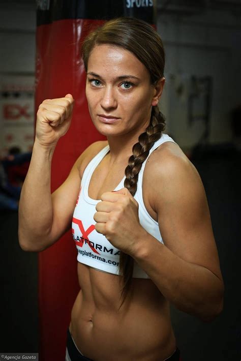 Best Muay Thai Kickboxers In The World Karolina Kowalkiewicz Female Fighter Muay Thai