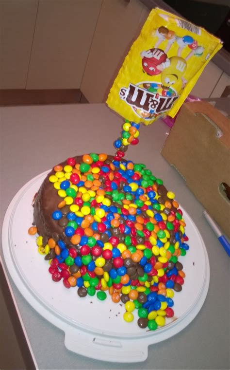 Visit website sachbearbeiter möbel/küchen (m/w) wir erwarten: Anleitung für eine M&M-Torte mit schwebender Packung