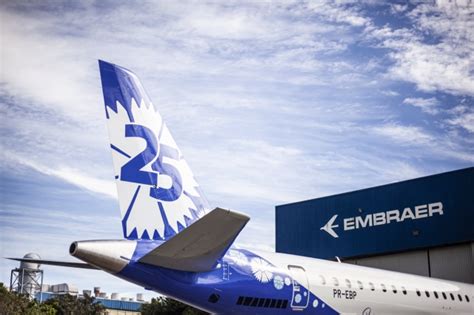 The program was launched at the paris air show in 2013. Belavia comemora 25 anos com mais um E195-E2 - Cavok ...