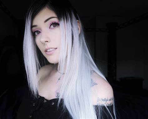 Mooncaller Leda Muir On Twitter Really Short Hair Pink Hair Dye Hair Styles