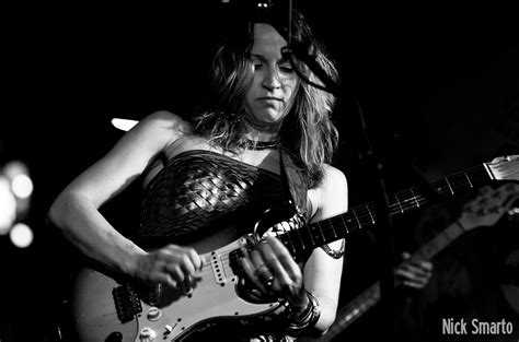 4 All Time Great Female Guitarists