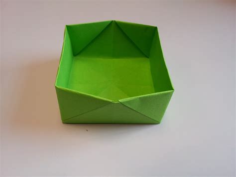 That's what i'm here for! Fold and Learn: Paper Moon: How to Make an Origami Box