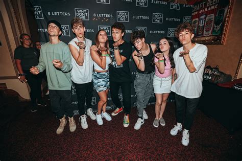 Pin By Ces On Why Dont We Boys Meet And Greet Poses Why Dont We With