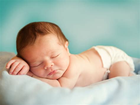 Most new parents find the first bath intimidating. 5 Tips for Bringing Newborn Baby Home (Part 1)