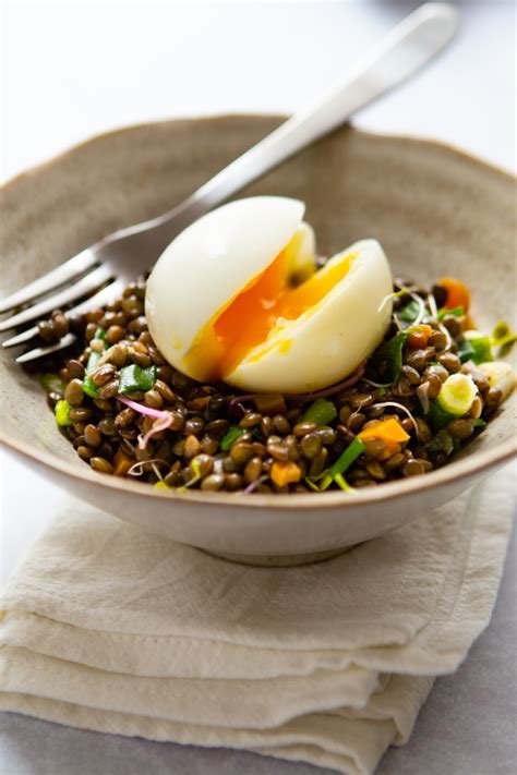Lentilles en salade et oeufs mollet
