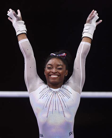 Jan 16, 2018 · simone biles is the most decorated american gymnast, with more than two dozen olympic and world championship medals to her name. Simone Biles Celebrates Her Fifth All-Around Championship Medal Win With An Epic Mic Drop | Access