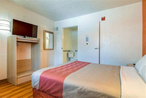 Motel 6 Los Angeles Rowland Heights Rooms Pictures And Reviews