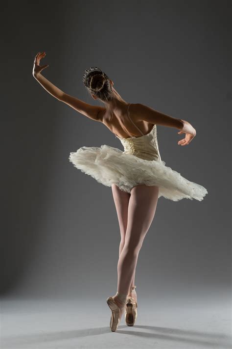 Ballerinas Online Photography School Ballet Dance Photography Dance Photography Poses