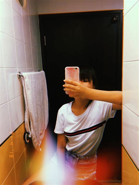 Pin By Ykeykz On Huji Mirror Selfie Selfie Mirror
