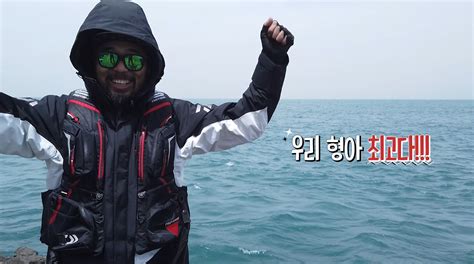 신랑이랑 되게 재밌게 봤어요~ 형의 버킷리스트 첫번째가 동생과 낚시하기라니. 낚시'낚시형제' 이하늘+이현배, 추자도서 88cm 대물참돔 ...