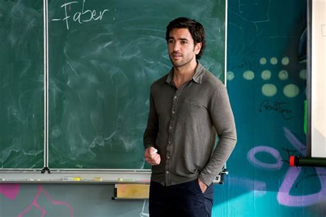 Elyas m'barek (born 29 may 1982) is an austrian actor based in germany, who gained recognition for his roles in türkisch für anfänger and fack ju göhte Fack ju Göhte 3 Blu-ray, Kritik und Filminfo | movieworlds.com