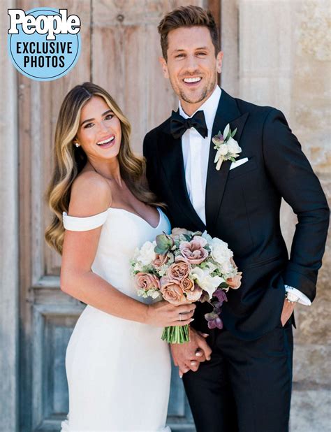 The Bachelorettes Jojo Fletcher And Jordan Rodgers Are Married