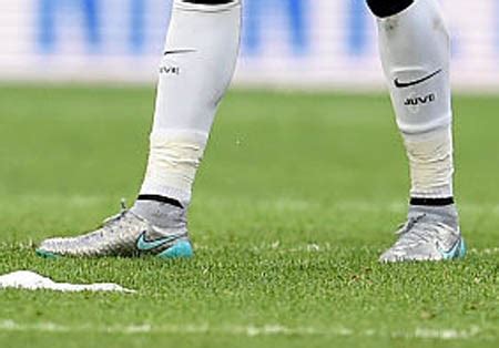 Antonio rüdiger a délibérément mordu paul pogba ! Paul Pogba debütiert graue Nike Magista Obra Fußballschuhe ...