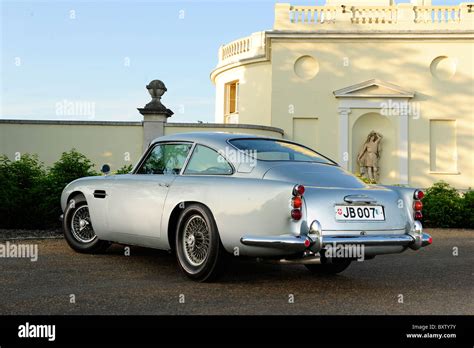 1964 James Bond 007 Goldfinger Aston Martin Db5 At Stoke Park Stock