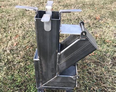 If you find yourself in a situation where you do not have access to the materials and tools needed (or electricity) to build your rocket stove with schedule 40 pipe, you can. Self Feeding Rocket Stove 4"x4" square tube S'mores Special Edition | Ahumadores de carne ...