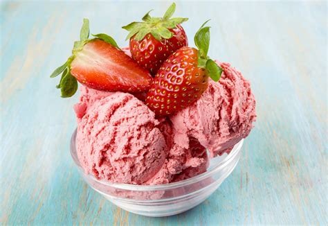 Une recette de glace maison, à faire sans sorbetière ? Glace à la fraise sans sorbetière | Recette à base de ...