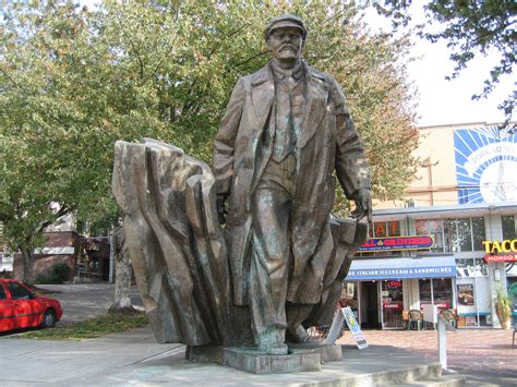 Southern cities tear down Confederate statues - while Seattle's Lenin remains - The American ...