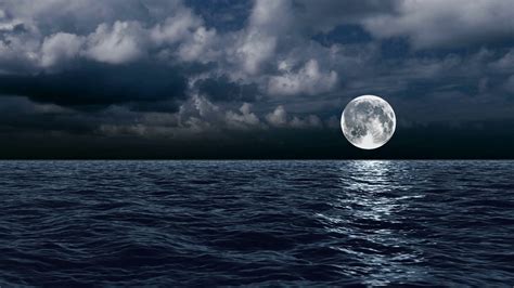 The Moon Over The Sea In The Clouds Motion Background