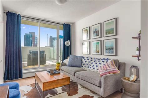 Downtown Calgary Comfortable Luxury Condo Condominiums For Rent In