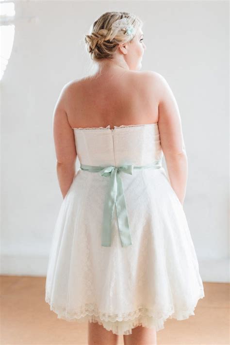 Ob schlicht, verspielt oder elegant. Petticoat Brautkleider große Größen - unsere Kelly ...