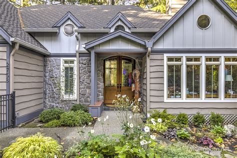Mastering The Art Of Choosing Exterior Paint Colors For Your Home