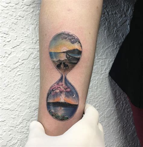 50 Amazing Hourglass Tattoos And Meanings Tattooblend