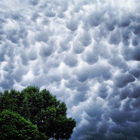 Curious Clouds Roll In After Storm Clouds Mammatus Clouds Cloud Photos