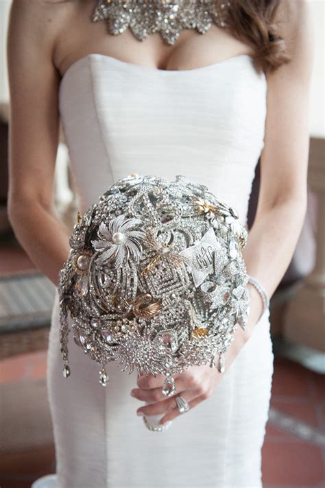 18 Incredible Bridal Brooch Bouquets Weddingsonline