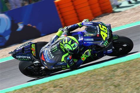 Browse millions of popular valentino rossi wallpapers and ringtones on zedge and personalize your phone to suit you. Valentino Rossi: nel 2021 in MotoGp potrebbe esordire il ...