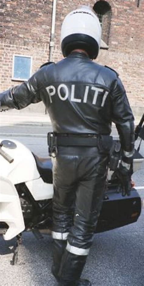 Pin By Frank Wilhelm On Lederkombis Polizei Men In Uniform Motorbike Leathers Motorcycle Men