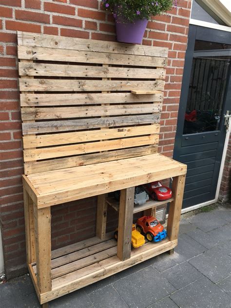 My Home Made Potting Table Made Out Of Pallets I Still Need To