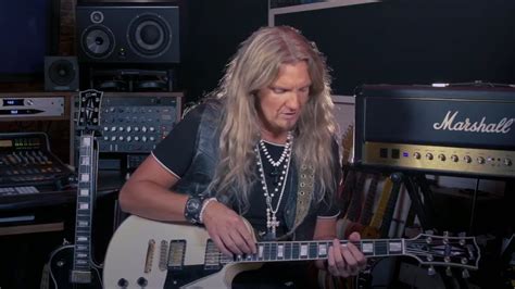 Play This Now Whitesnakes Joel Hoekstra Teaches You A Truly Jaw