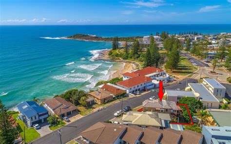 Der küstenort yamba bietet uns schneeweißen strand. 7 Pilot Street, Yamba NSW 2464 - Address information ...